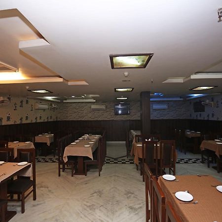 Star Hotel آغْرا المظهر الخارجي الصورة