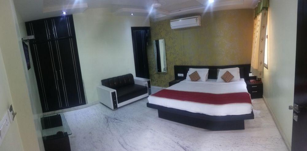 Star Hotel آغْرا المظهر الخارجي الصورة