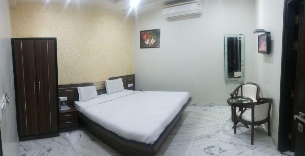Star Hotel آغْرا المظهر الخارجي الصورة