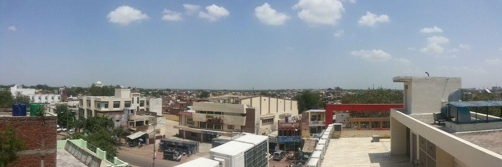 Star Hotel آغْرا المظهر الخارجي الصورة