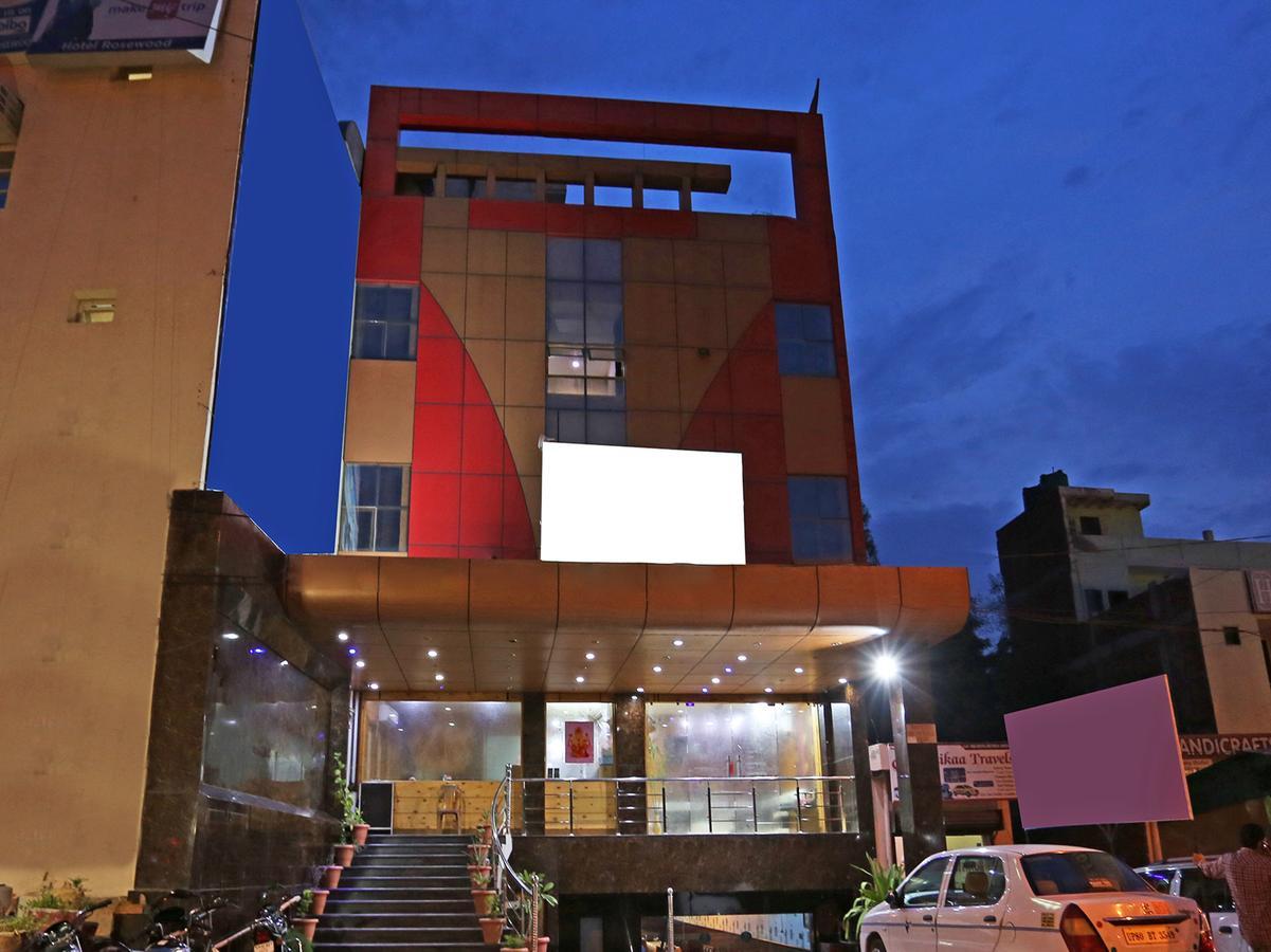 Star Hotel آغْرا المظهر الخارجي الصورة