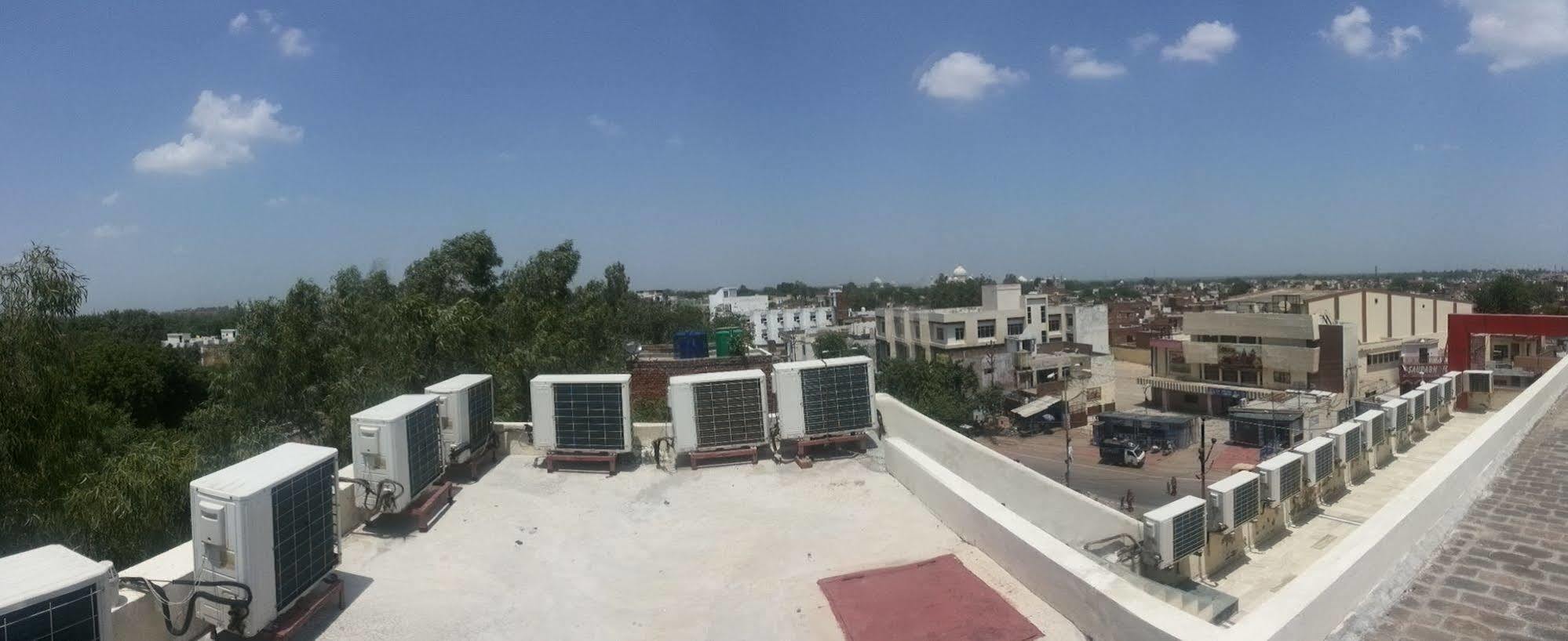 Star Hotel آغْرا المظهر الخارجي الصورة
