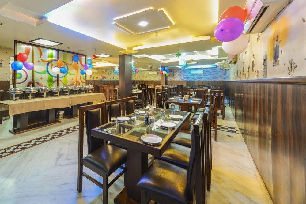 Star Hotel آغْرا المظهر الخارجي الصورة