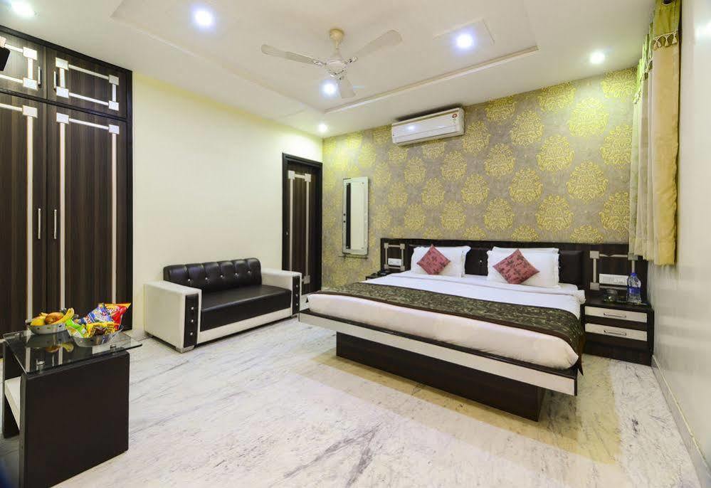 Star Hotel آغْرا المظهر الخارجي الصورة