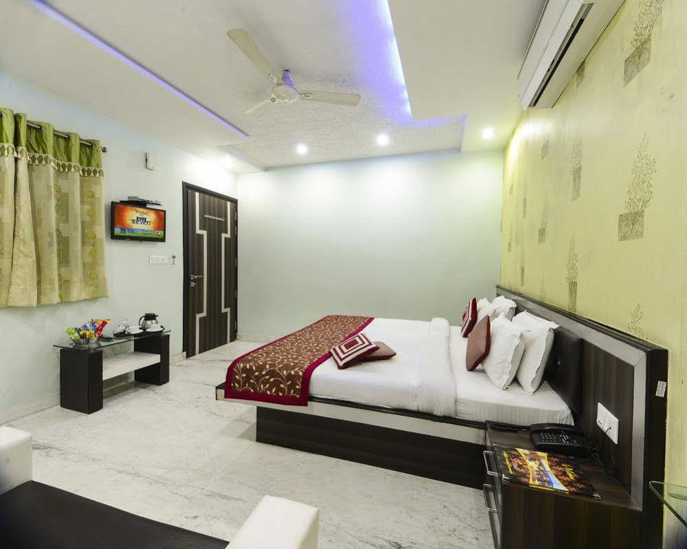Star Hotel آغْرا المظهر الخارجي الصورة
