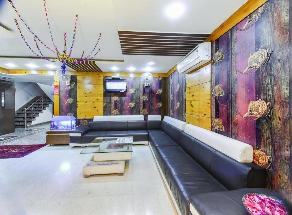 Star Hotel آغْرا المظهر الخارجي الصورة