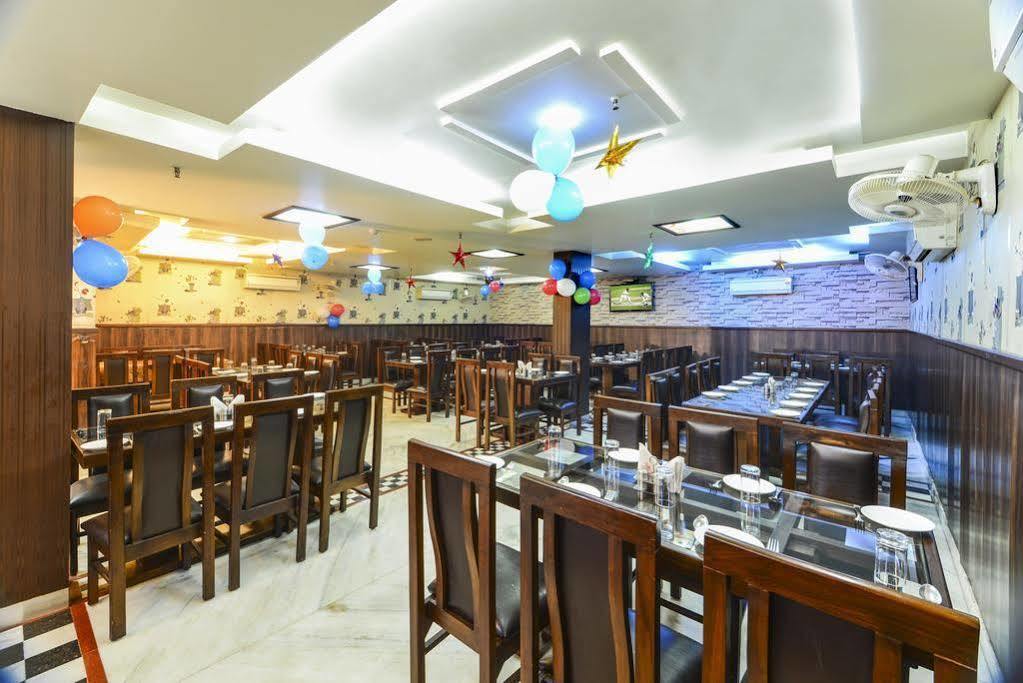 Star Hotel آغْرا المظهر الخارجي الصورة